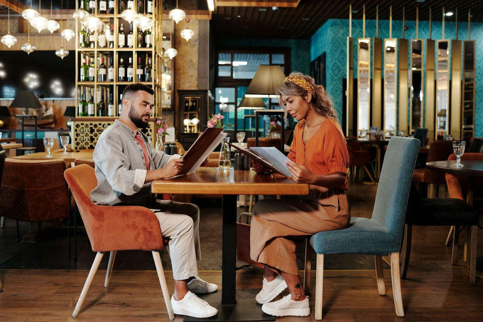 Navigating Modern Dating Dynamics and Relationships
